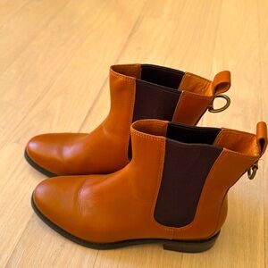 Waterproof Cole Haan Chelsea boots with Nike-air, sz 6